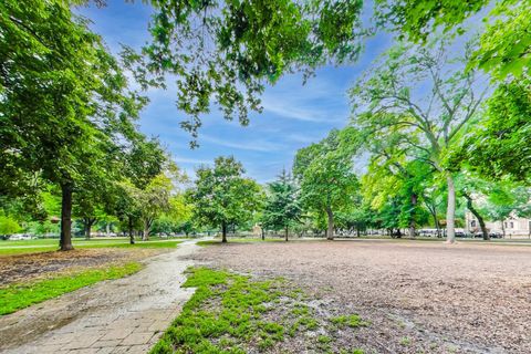 Tiny photo for 33 W Delaware Place #21H, Chicago, IL 60610 (MLS # 12584186)