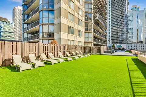 Tiny photo for 33 W Delaware Place #21H, Chicago, IL 60610 (MLS # 12584186)