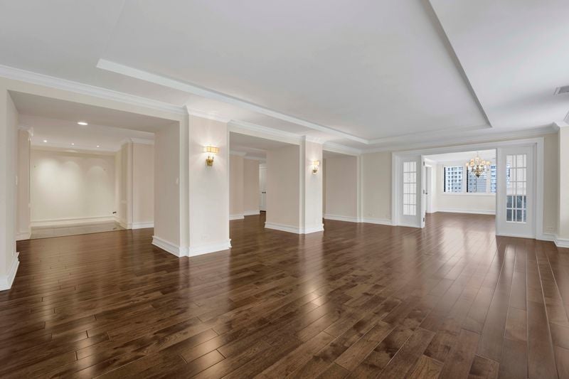 40 E Delaware Place 1702