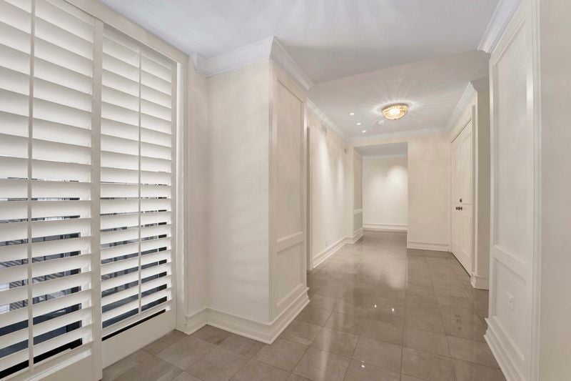 40 E Delaware Place 1702