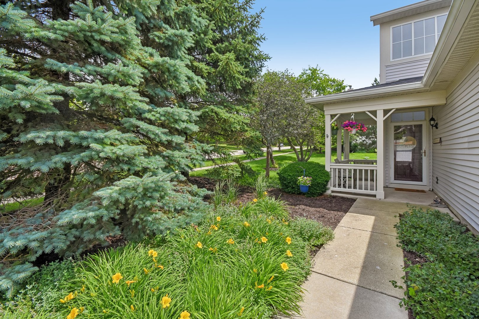 502 Heritage Court