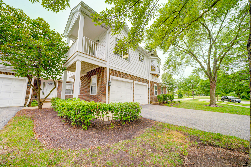 477 grosse pointe Circle 3-6