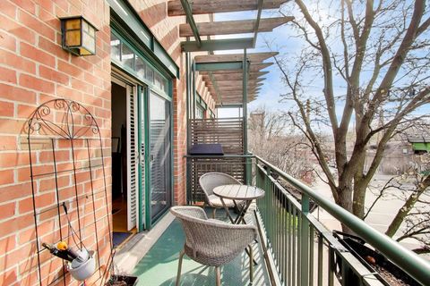 Tiny photo for 101 N Euclid Avenue #3, Oak Park, IL 60301 (MLS # 12607613)