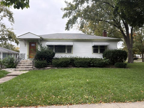 Photo of 234 E Goebel Avenue, Lombard, IL 60148 (MLS # 12785564)