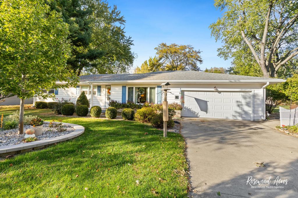 Photo for 9 Jan Avenue, Kankakee, IL 60901 (MLS # 12504732)