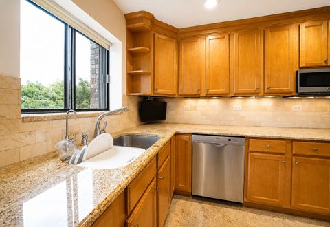 Tiny photo for 5306 N Cumberland Avenue #521, Chicago, IL 60656 (MLS # 12701060)