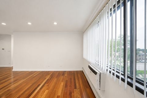 Tiny photo for 5306 N Cumberland Avenue #521, Chicago, IL 60656 (MLS # 12701060)