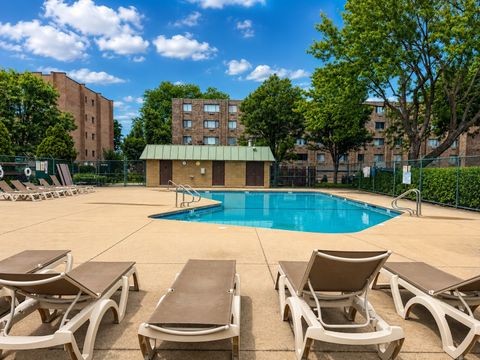 Tiny photo for 5306 N Cumberland Avenue #521, Chicago, IL 60656 (MLS # 12701060)