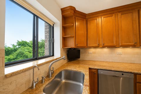 Tiny photo for 5306 N Cumberland Avenue #521, Chicago, IL 60656 (MLS # 12701060)