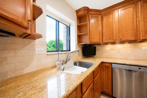 Tiny photo for 5306 N Cumberland Avenue #521, Chicago, IL 60656 (MLS # 12701060)