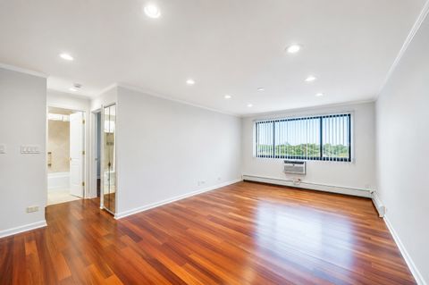 Tiny photo for 5306 N Cumberland Avenue #521, Chicago, IL 60656 (MLS # 12701060)