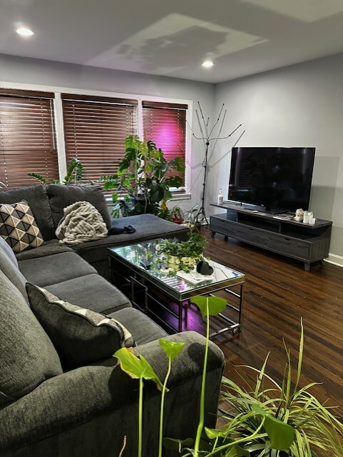 1617 W Glenlake Avenue 1W