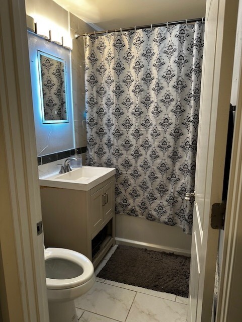 1617 W Glenlake Avenue 1W