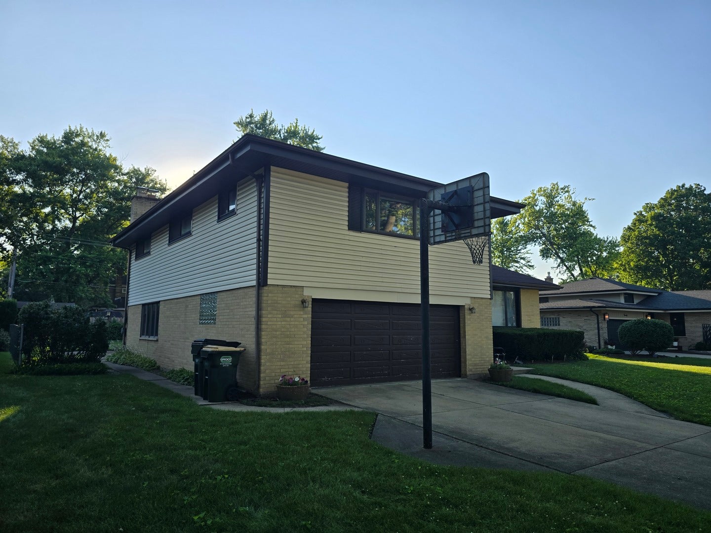 14 N Forrest Avenue