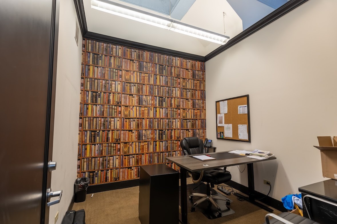 827 N Milwaukee Avenue