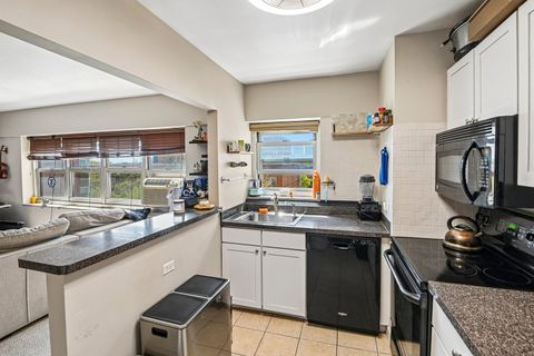 Tiny photo for 4960 N Marine Drive #611, Chicago, IL 60640 (MLS # 12625938)