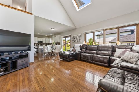 Tiny photo for 3823 Ballantrae Way, Flossmoor, IL 60422 (MLS # 12644565)