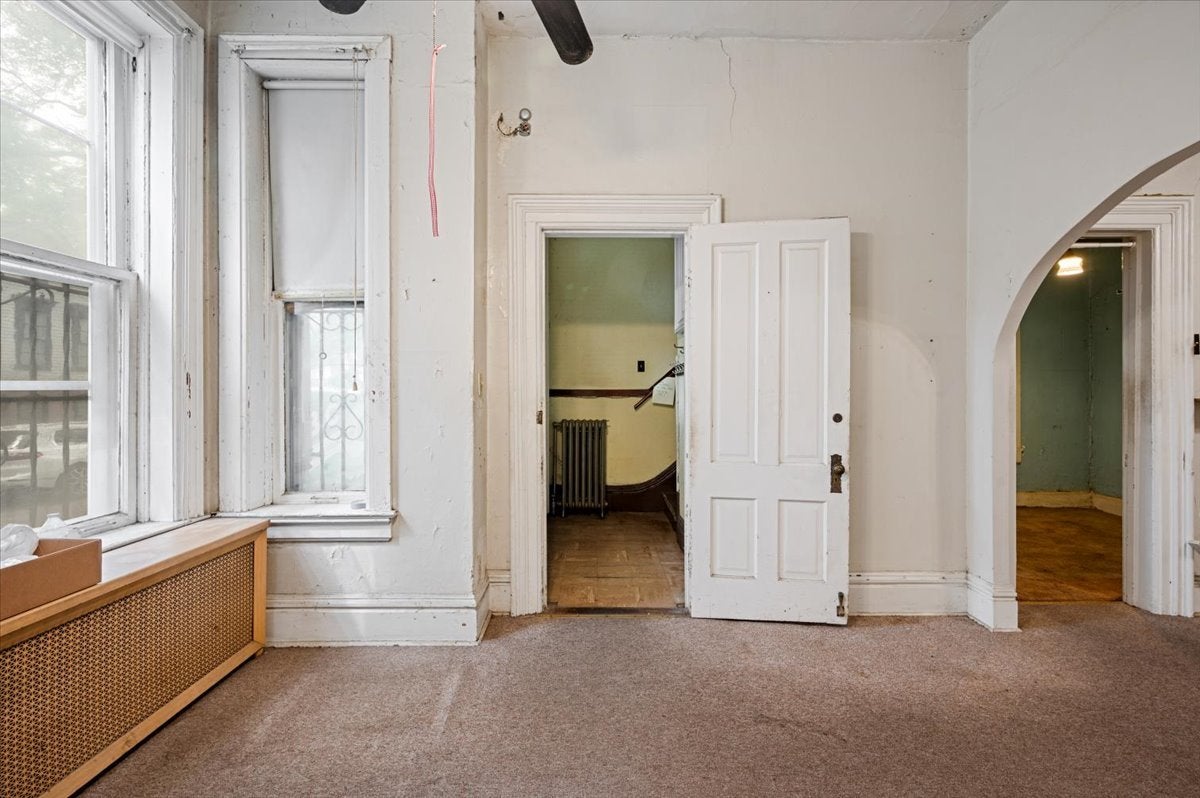 326 W Concord Place