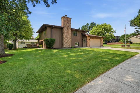 Tiny photo for 800 Ravinia Drive, Shorewood, IL 60404 (MLS # 12737924)