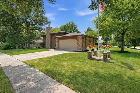Tiny photo for 800 Ravinia Drive, Shorewood, IL 60404 (MLS # 12737924)