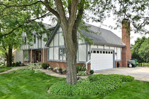 Tiny photo for 27W168 Chartwell Drive, Winfield, IL 60190 (MLS # 12727171)