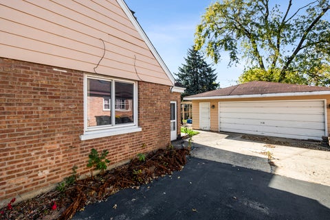 Tiny photo for 10930 Mcvicker Avenue, Chicago Ridge, IL 60415 (MLS # 12796683)