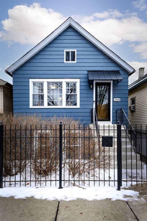 Photo of 3659 S Hermitage Avenue, Chicago, IL 60609 (MLS # 12565248)