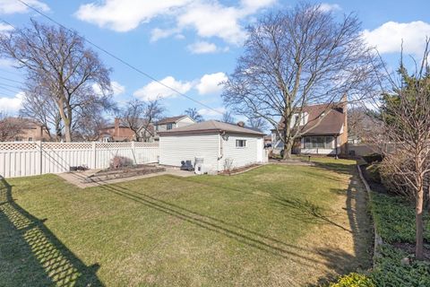 Tiny photo for 370 N Oak Street, Elmhurst, IL 60126 (MLS # 12583125)