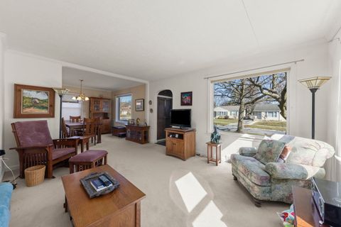 Tiny photo for 370 N Oak Street, Elmhurst, IL 60126 (MLS # 12583125)