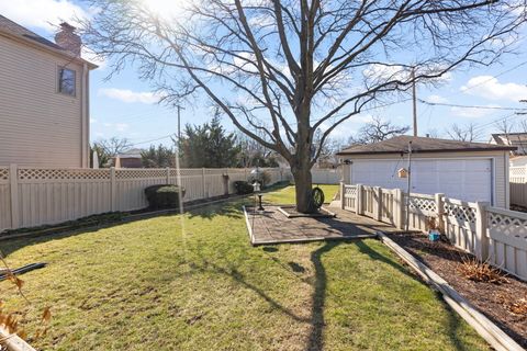 Tiny photo for 370 N Oak Street, Elmhurst, IL 60126 (MLS # 12583125)
