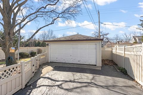 Tiny photo for 370 N Oak Street, Elmhurst, IL 60126 (MLS # 12583125)