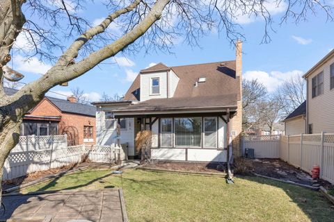 Tiny photo for 370 N Oak Street, Elmhurst, IL 60126 (MLS # 12583125)