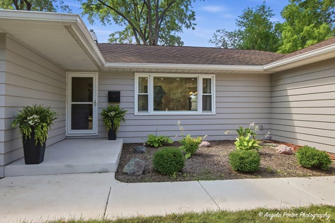 Tiny photo for 634 Deerpath Road, Dundee, IL 60118 (MLS # 12713654)