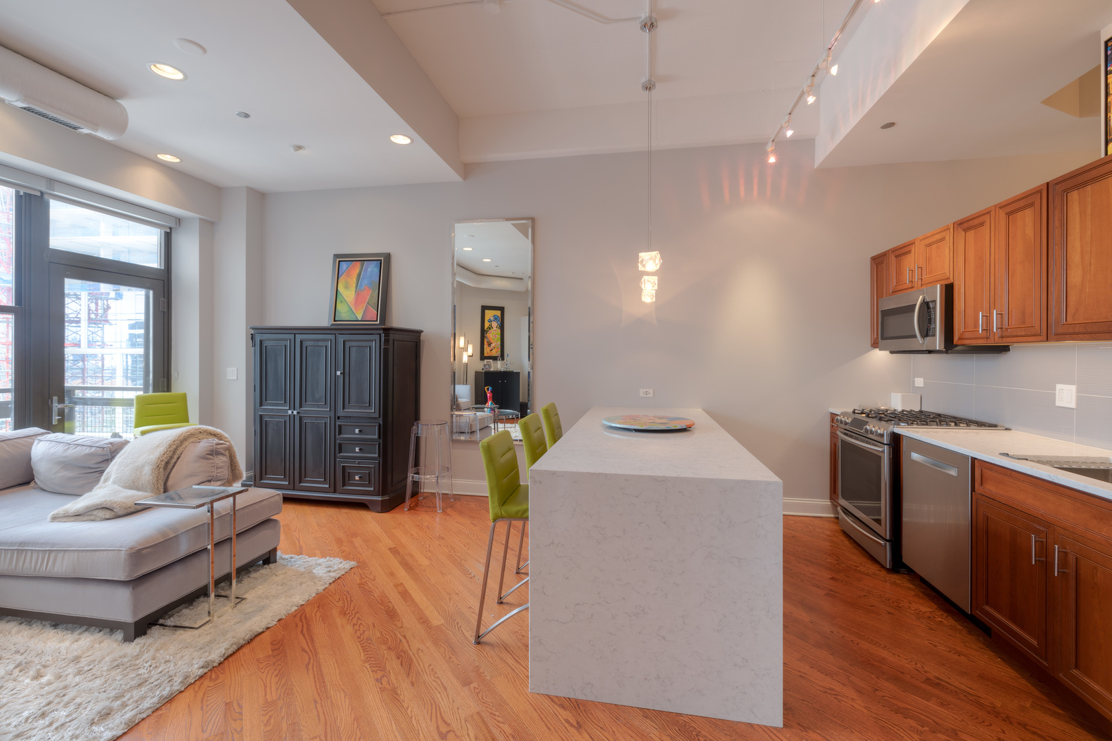 849 N FRANKLIN Street 1409