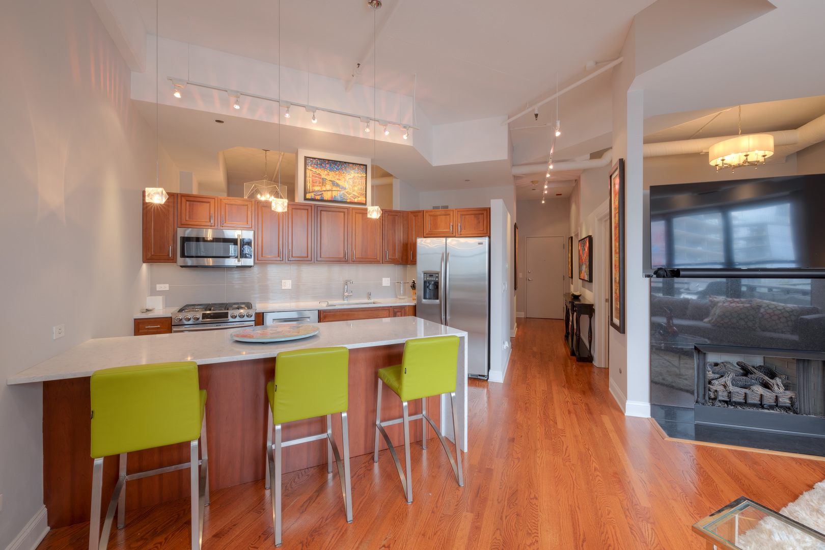 849 N FRANKLIN Street 1409