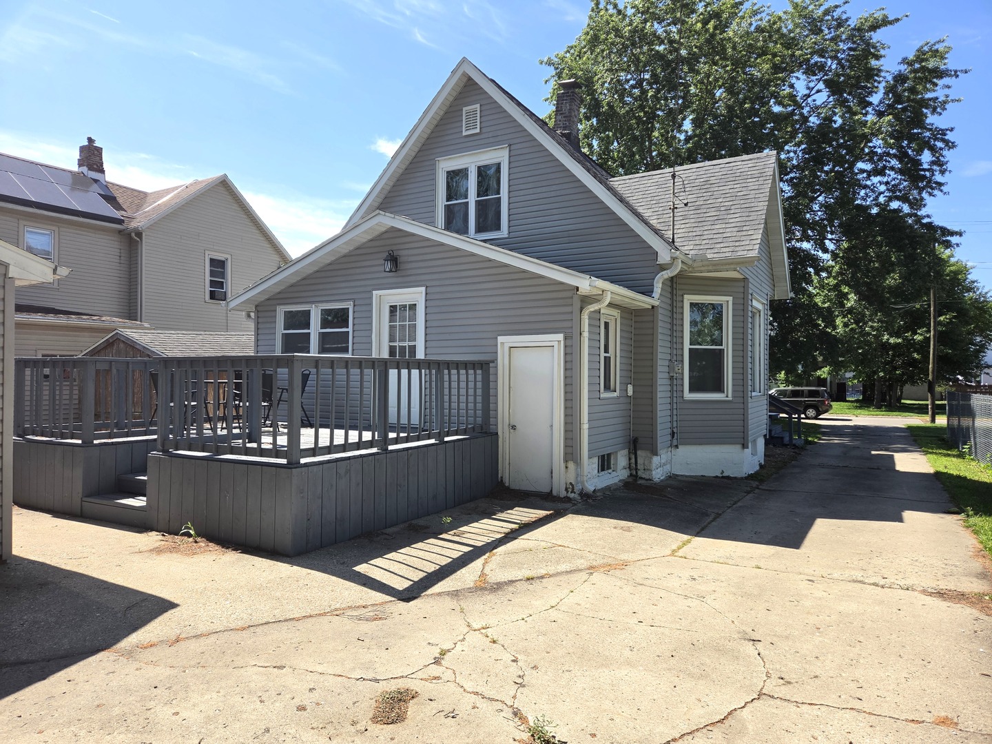 410 Broadway Street