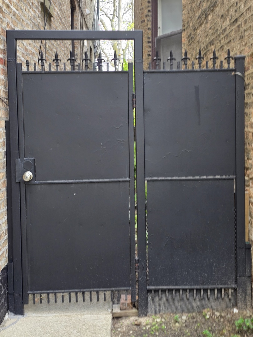 2629 W Winnemac Avenue