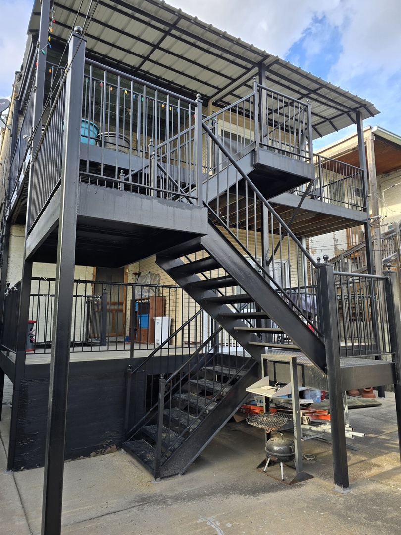 2629 W Winnemac Avenue