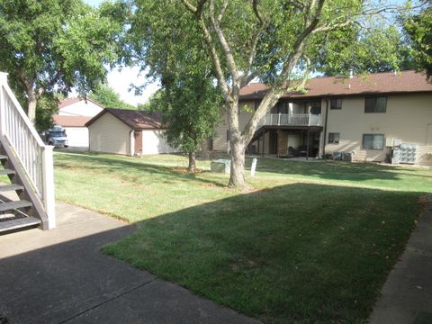 Tiny photo for 1201 Clifford Drive #4, Urbana, IL 61802 (MLS # 12448232)