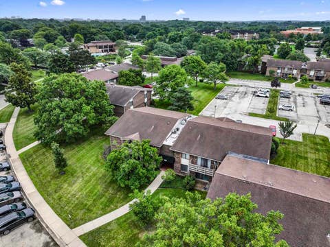 Tiny photo for 465 Raintree Court #2B, Glen Ellyn, IL 60137 (MLS # 12733628)