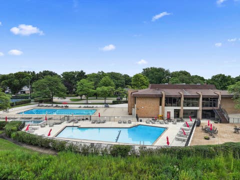 Tiny photo for 465 Raintree Court #2B, Glen Ellyn, IL 60137 (MLS # 12733628)