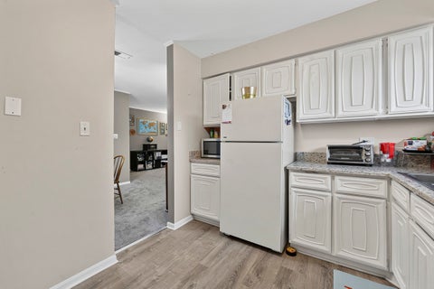 Tiny photo for 465 Raintree Court #2B, Glen Ellyn, IL 60137 (MLS # 12733628)
