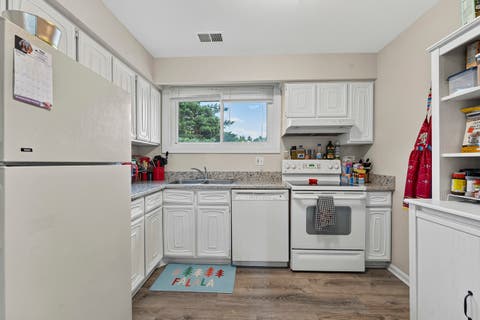 Tiny photo for 465 Raintree Court #2B, Glen Ellyn, IL 60137 (MLS # 12733628)