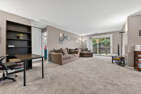 Tiny photo for 465 Raintree Court #2B, Glen Ellyn, IL 60137 (MLS # 12733628)
