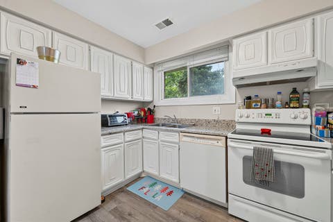 Tiny photo for 465 Raintree Court #2B, Glen Ellyn, IL 60137 (MLS # 12733628)