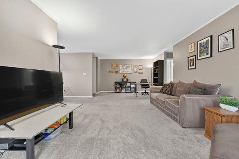 Tiny photo for 465 Raintree Court #2B, Glen Ellyn, IL 60137 (MLS # 12733628)