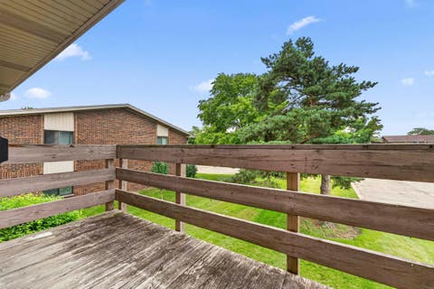 Tiny photo for 465 Raintree Court #2B, Glen Ellyn, IL 60137 (MLS # 12733628)