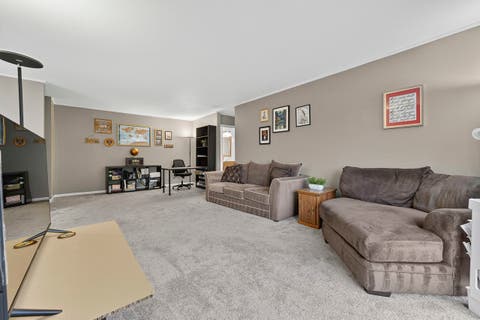 Tiny photo for 465 Raintree Court #2B, Glen Ellyn, IL 60137 (MLS # 12733628)