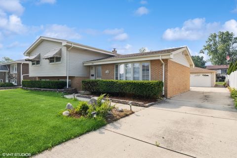 Tiny photo for 1711 W Woodland Avenue, Addison, IL 60101 (MLS # 12436870)