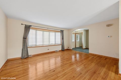 Tiny photo for 1711 W Woodland Avenue, Addison, IL 60101 (MLS # 12436870)